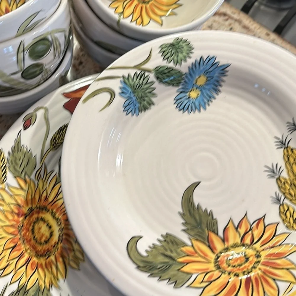 Pier 1 🌻 EUC Sunflower Fields Salad Plates - 1 plate listing Very Gently Used!